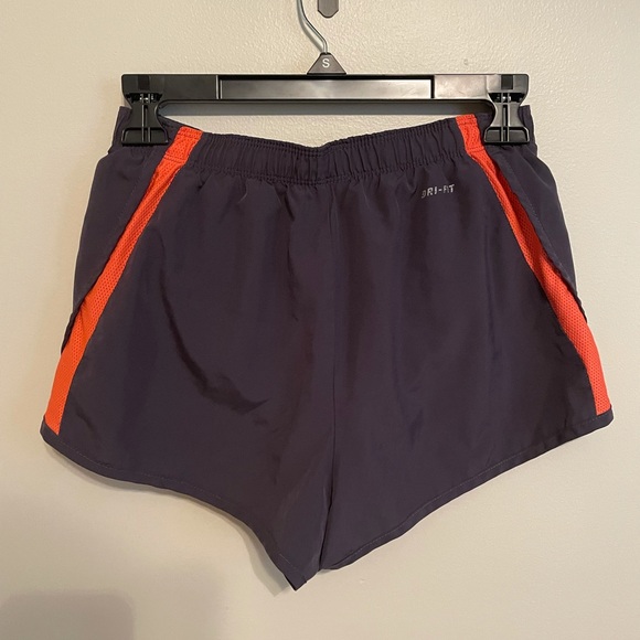 Gray Nike shorts - Picture 2 of 5